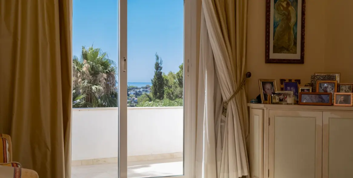 Venta de villa independiente en El Paraiso 18
