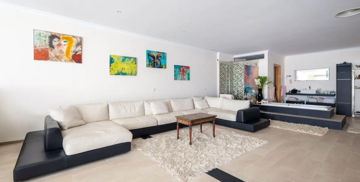 Venta de villa independiente en El Paraiso 26
