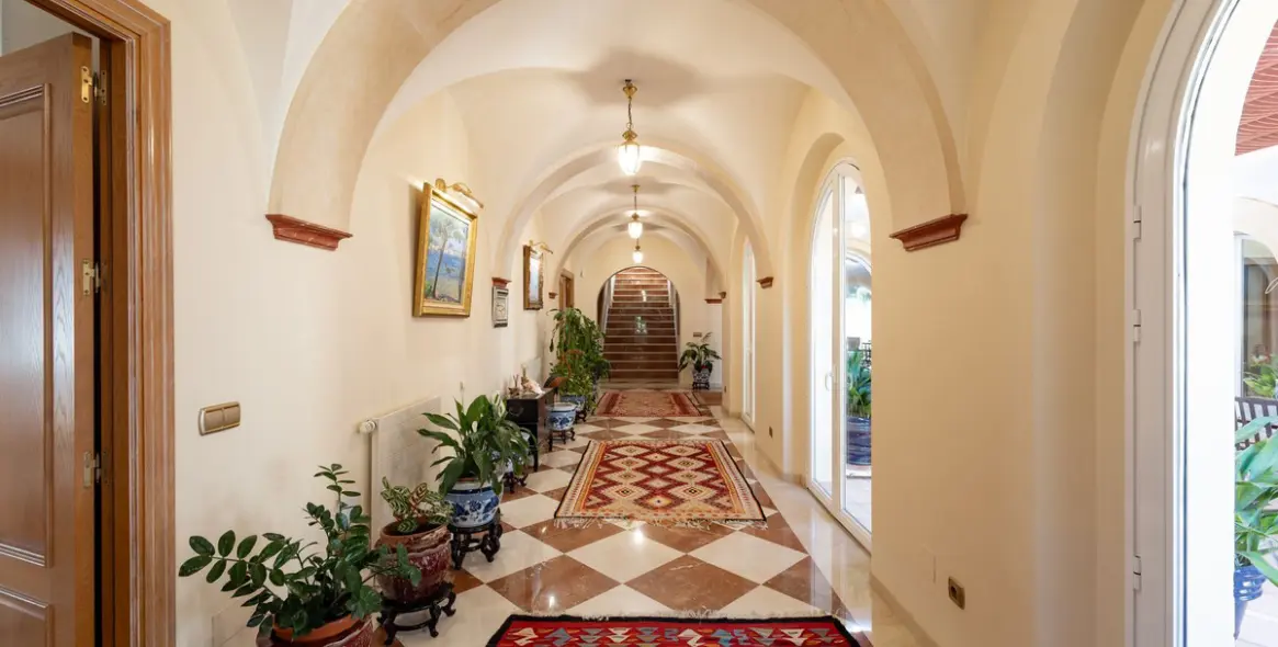 Venta de villa independiente en El Paraiso 35