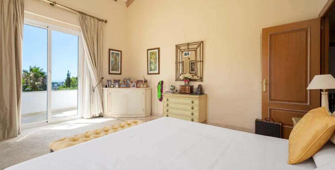 Venta de villa independiente en El Paraiso 38