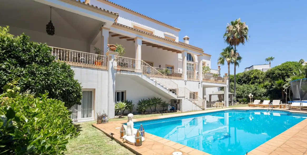 Venta de villa independiente en El Paraiso 48