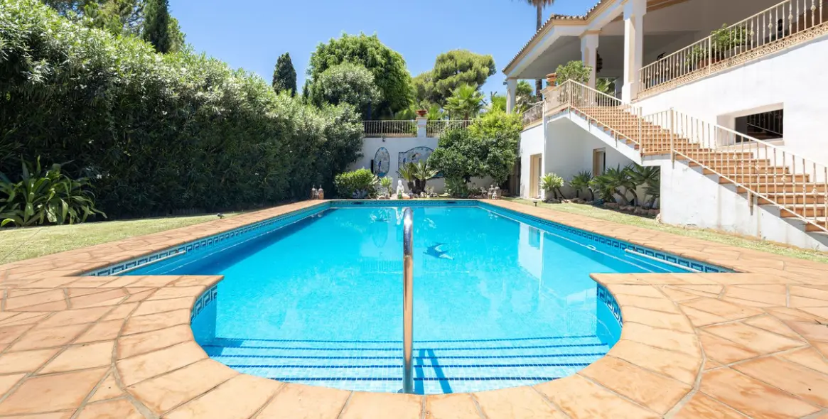 Venta de villa independiente en El Paraiso 52