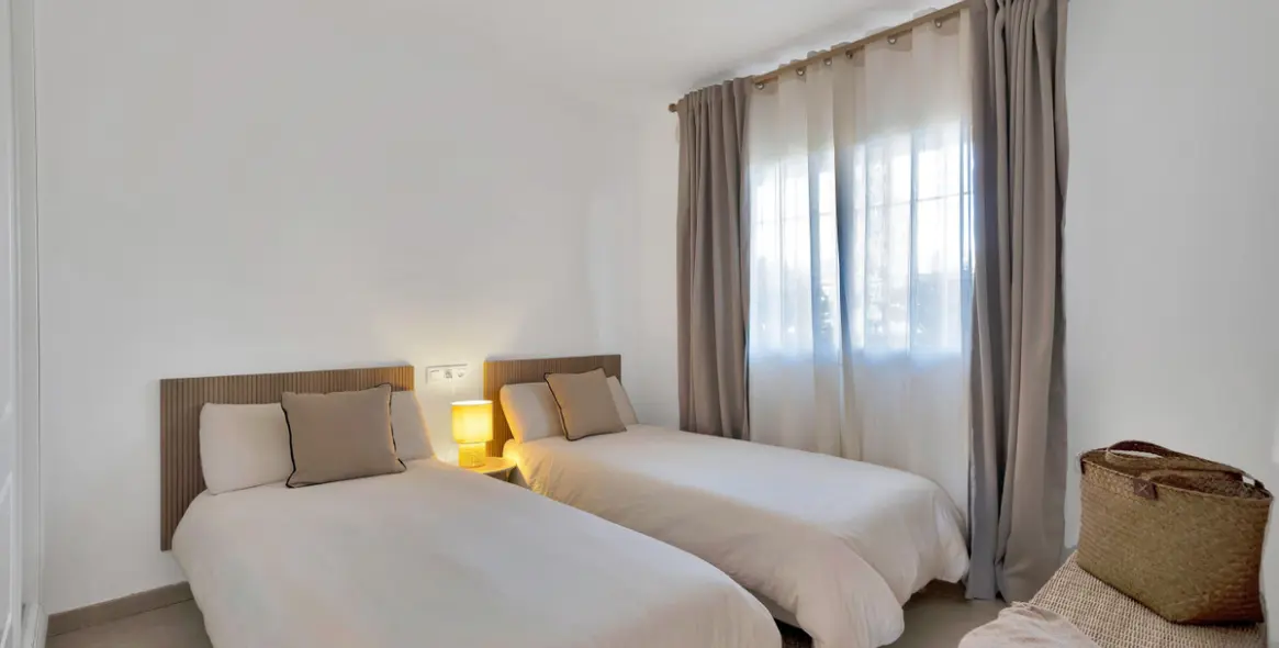 Долгосрочная аренда апартаментов на первом этаже в Marbella Este 5