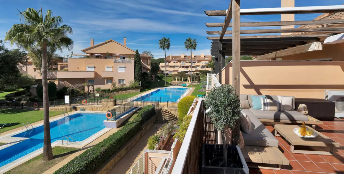 Долгосрочная аренда апартаментов на первом этаже в Marbella Este 17