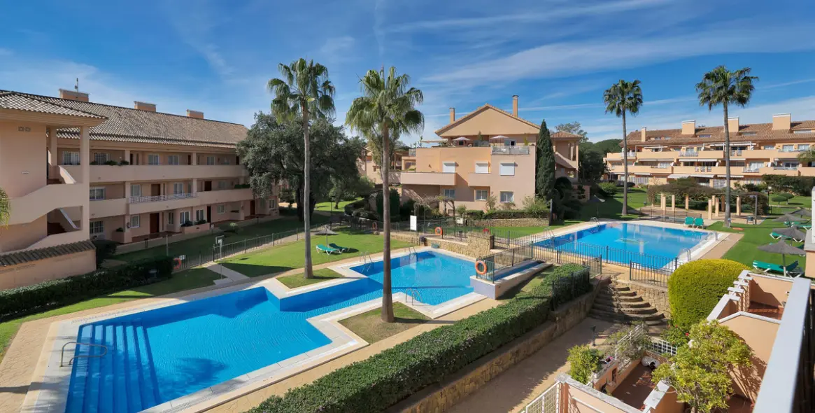 Долгосрочная аренда апартаментов на первом этаже в Marbella Este 18