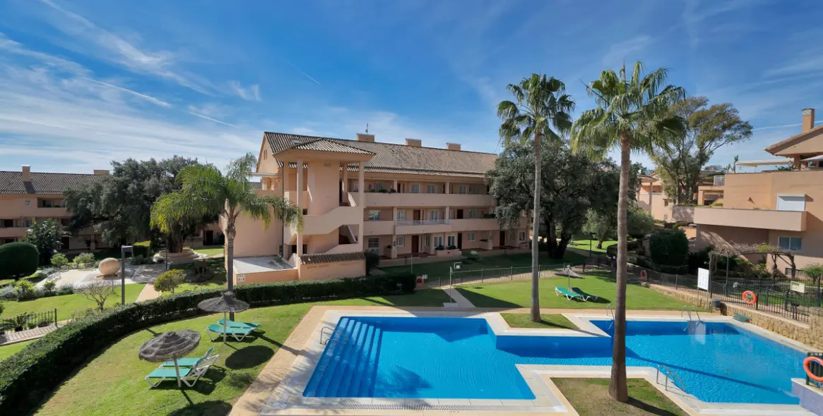Долгосрочная аренда апартаментов на первом этаже в Marbella Este 19