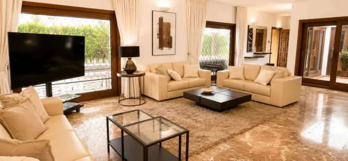 Long-term rent of detached villa in El Paraiso 0