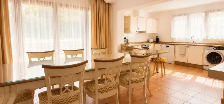 Long-term rent of detached villa in El Paraiso 2