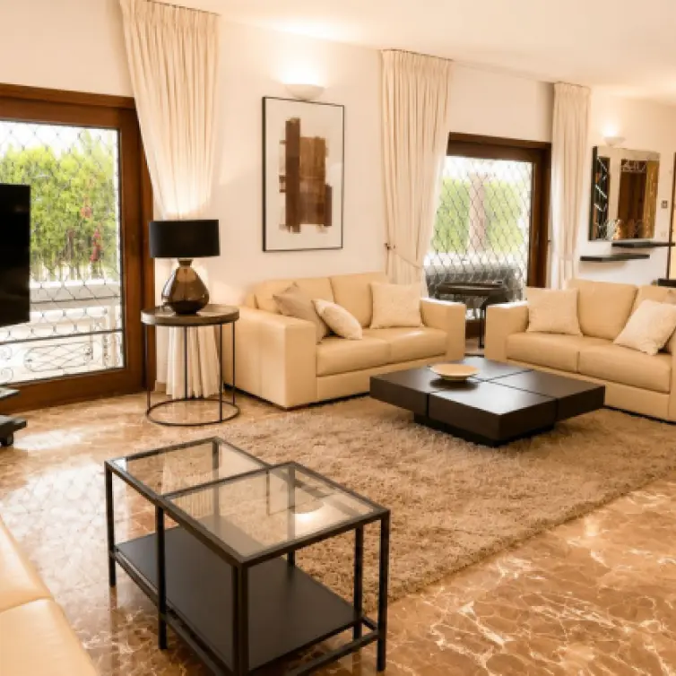 Long-term rent of detached villa in El Paraiso