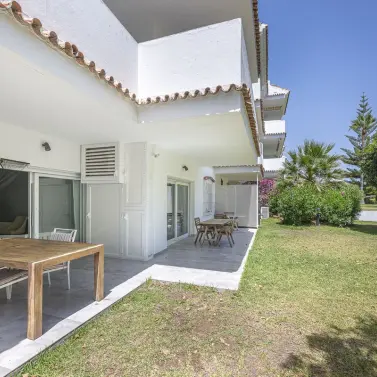 Продажа апартаментов на первом этаже в Puerto Banús