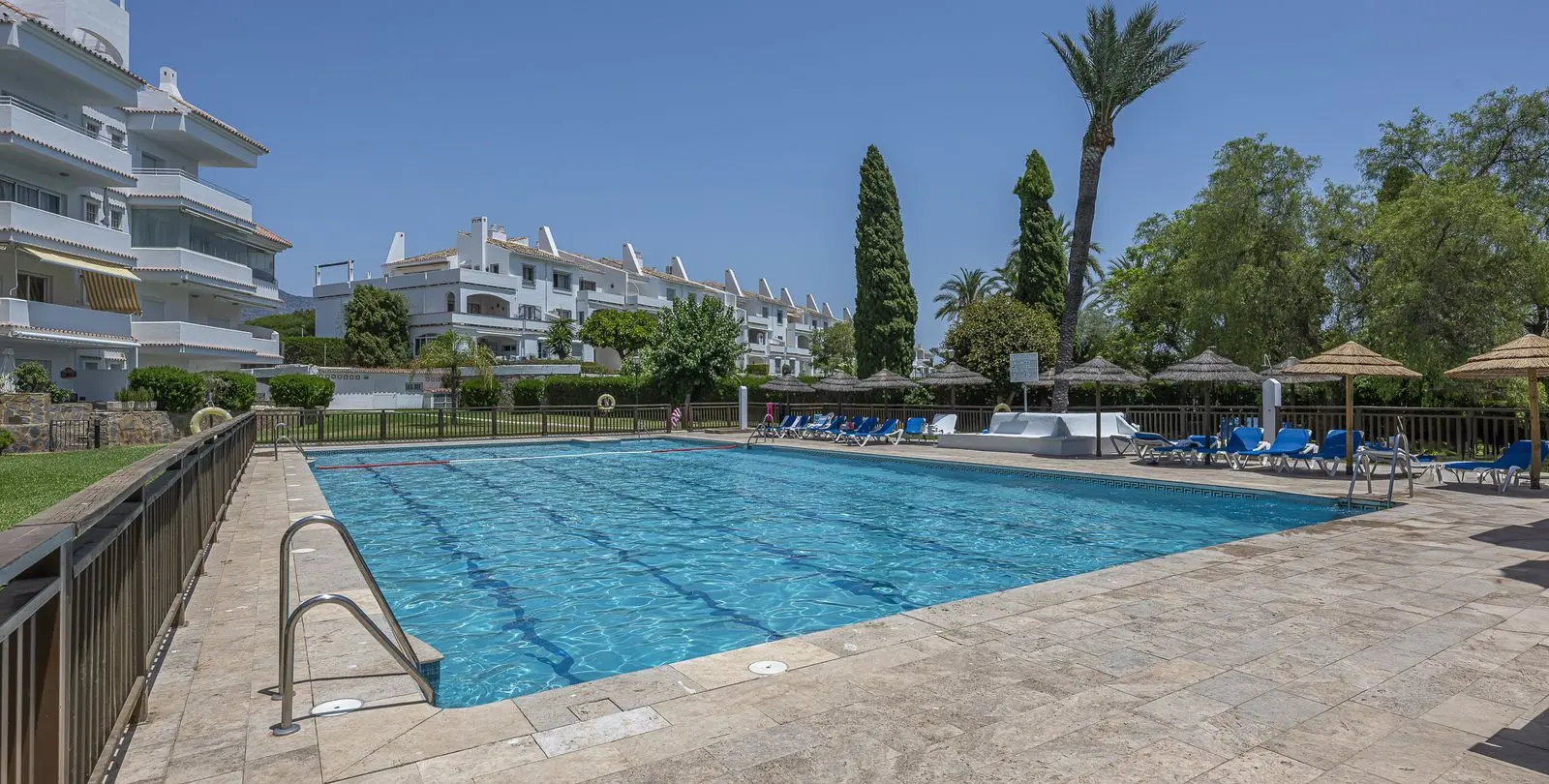Sale of ground floor apartment in Nueva Andalucía 2