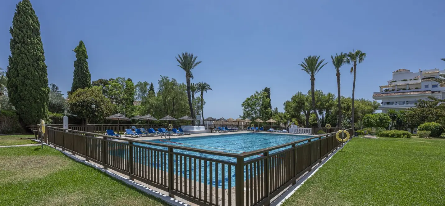 Sale of ground floor apartment in Nueva Andalucía 2