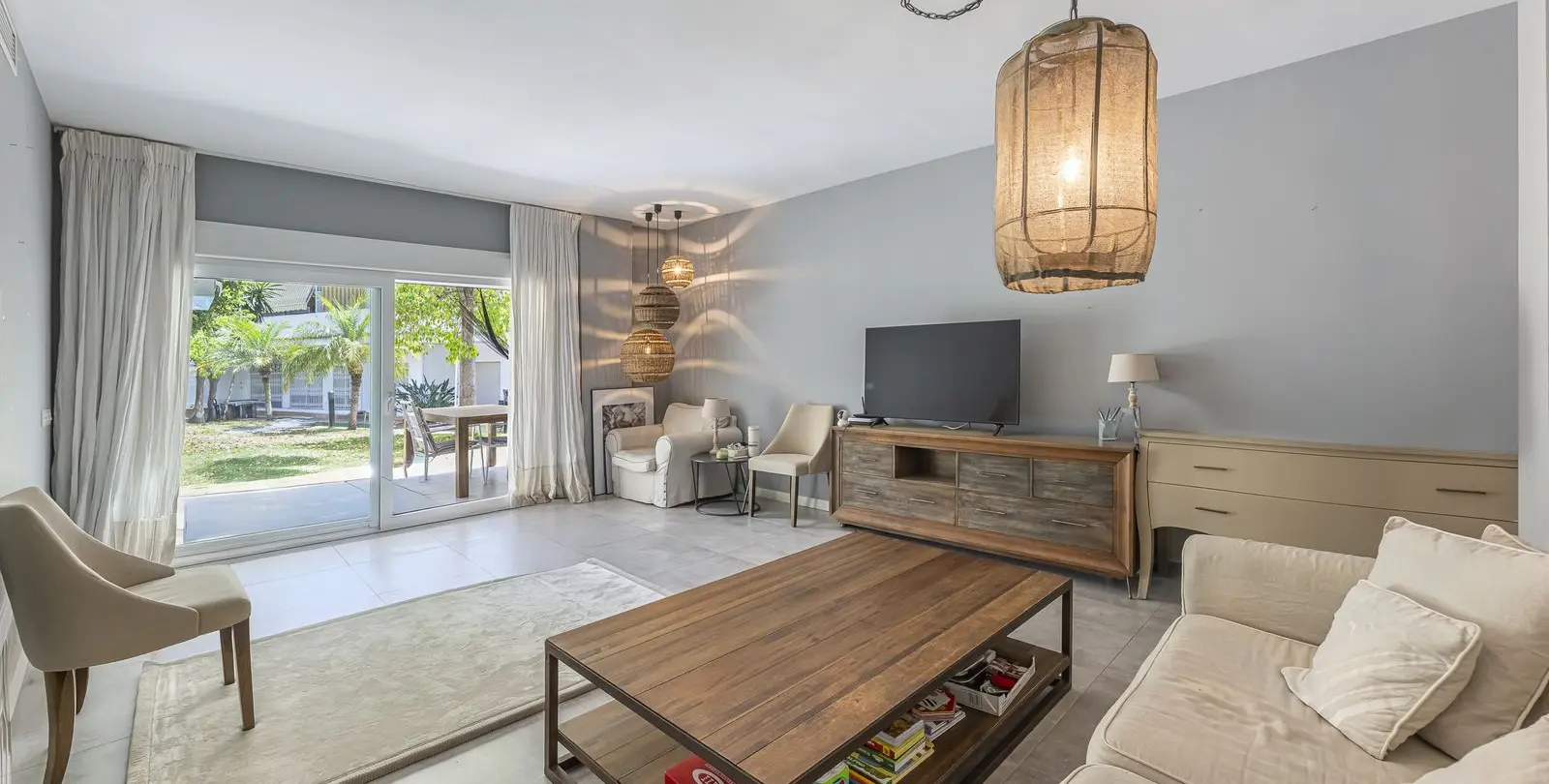 Sale of ground floor apartment in Nueva Andalucía 4