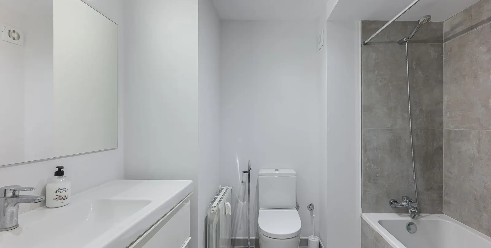 Sale of ground floor apartment in Nueva Andalucía 14
