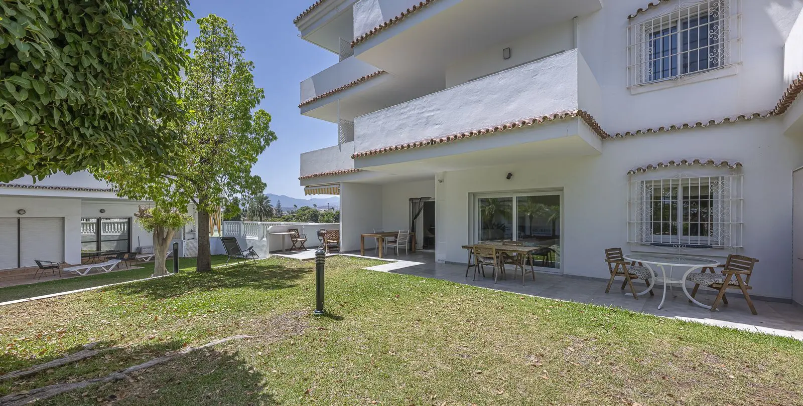 Sale of ground floor apartment in Nueva Andalucía 16