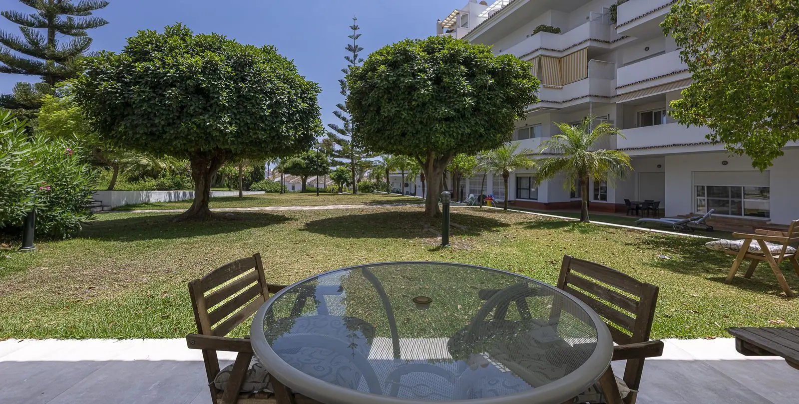 Sale of ground floor apartment in Nueva Andalucía 17