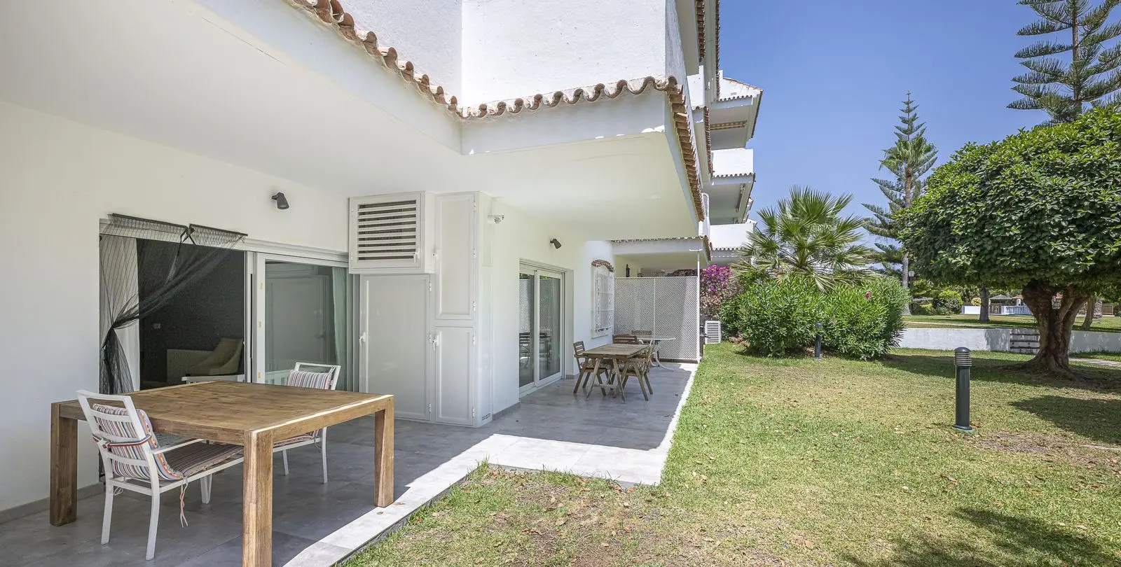 Sale of ground floor apartment in Nueva Andalucía 18
