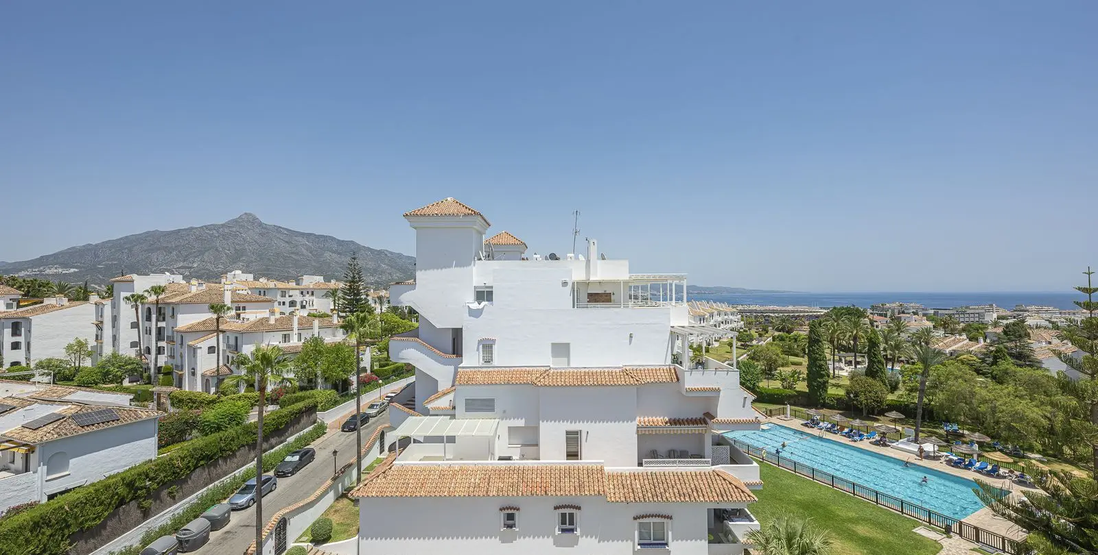 Sale of ground floor apartment in Nueva Andalucía 28