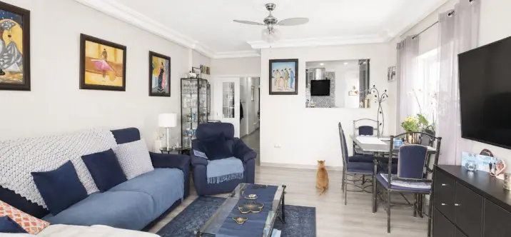 Venta de apartamento en planta media en Calahonda 2