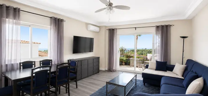 Venta de apartamento en planta media en Calahonda 4