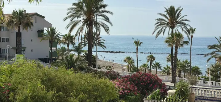Venta de apartamento en planta media en Benalmadena Costa 0