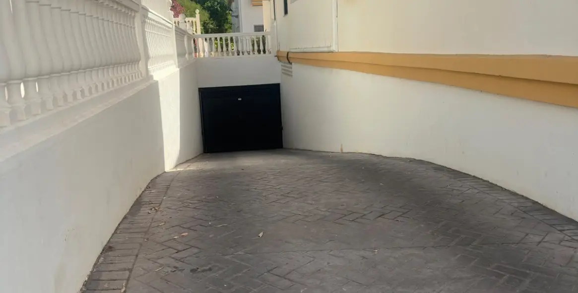 Venta de apartamento en planta media en Benalmadena Costa 21
