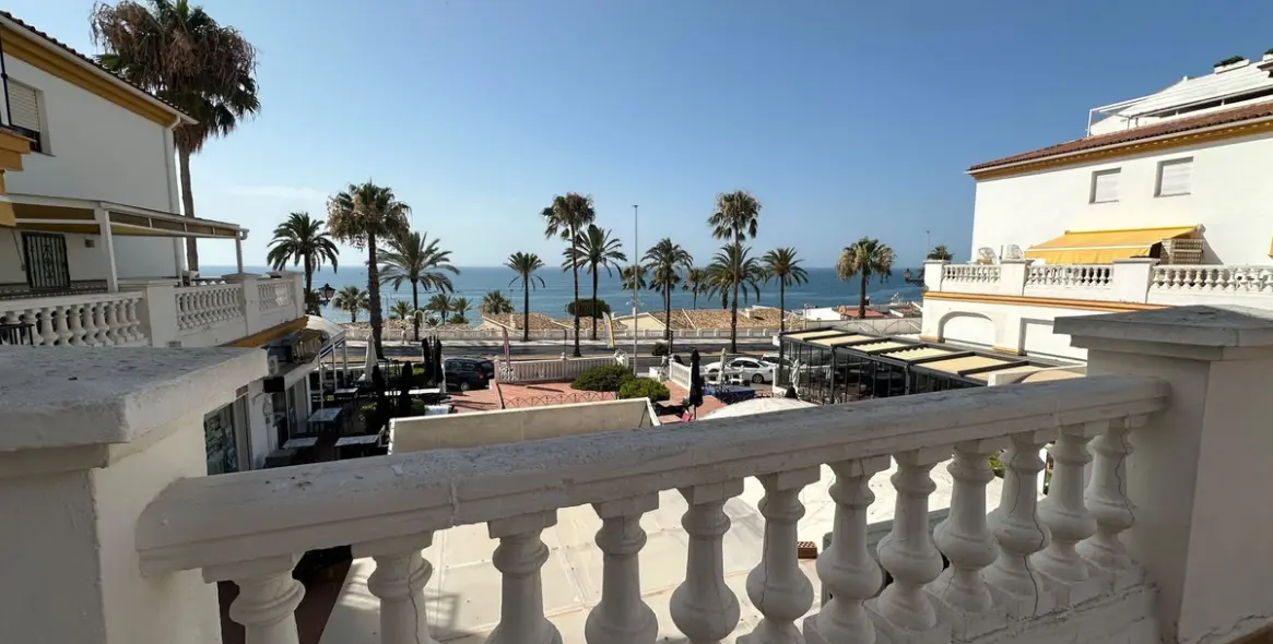 Venta de apartamento en planta media en Benalmadena Costa 25