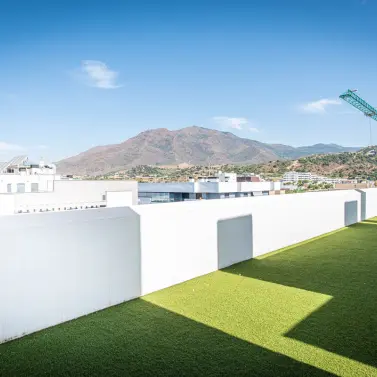 Sale of middle floor apartment in Estepona