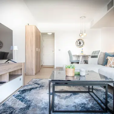 Sale of middle floor apartment in Estepona