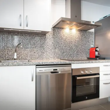Sale of middle floor apartment in Estepona