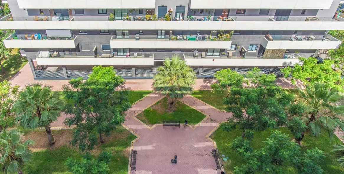 Продажа апартаментов на среднем этаже в Estepona 8