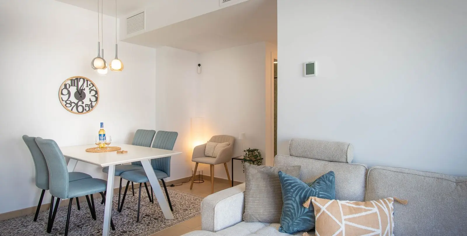 Venta de apartamento en planta media en Estepona 5