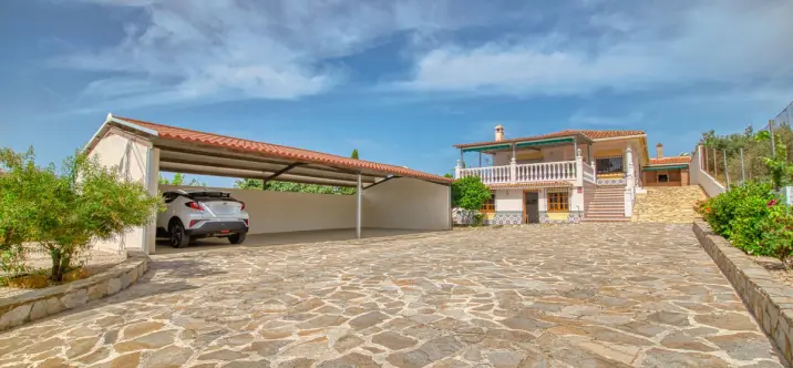 Venta de finca - cortijo en Periana 4