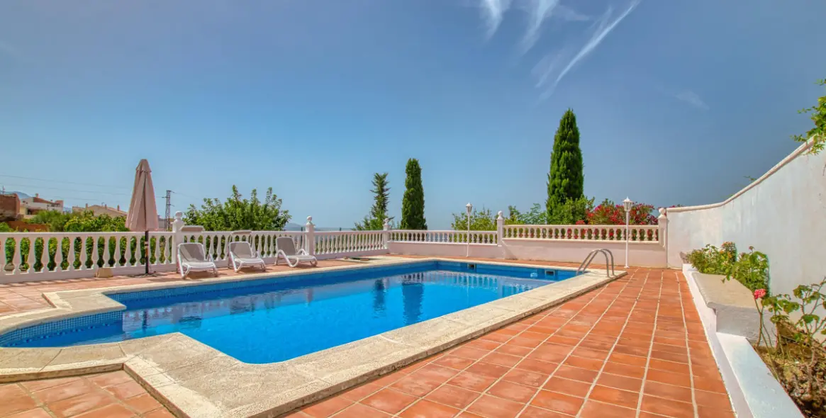 Venta de finca - cortijo en Periana 9