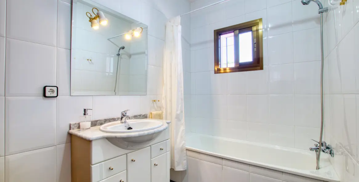 Venta de finca - cortijo en Periana 25
