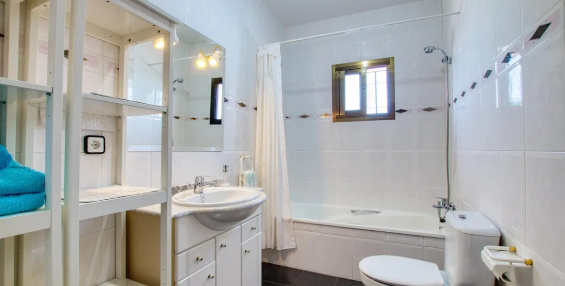Venta de finca - cortijo en Periana 28