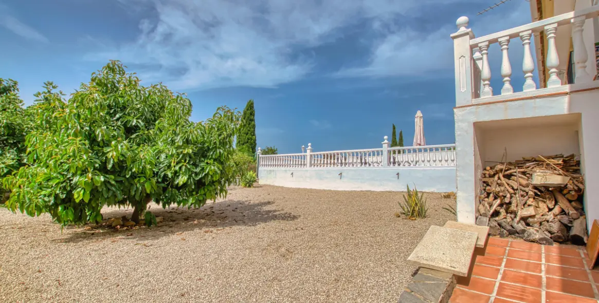 Venta de finca - cortijo en Periana 32