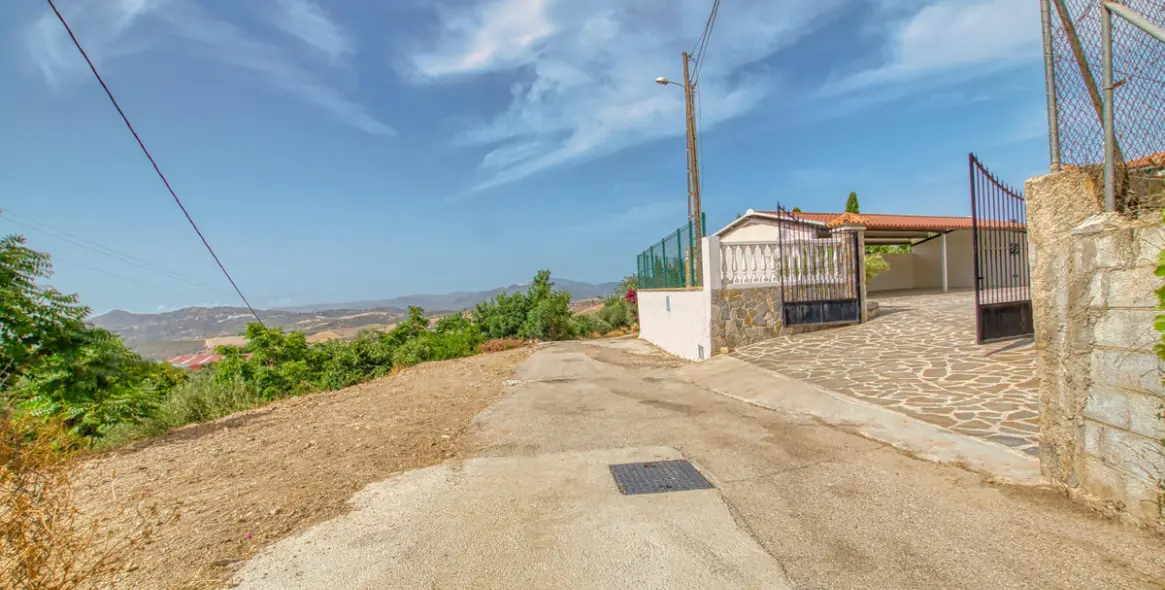 Venta de finca - cortijo en Periana 36