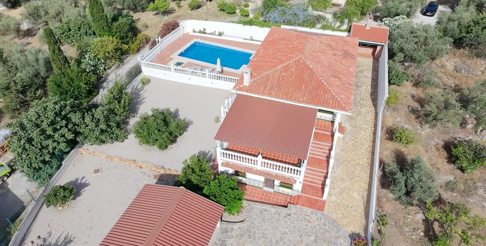 Sale of detached villa in Periana 2