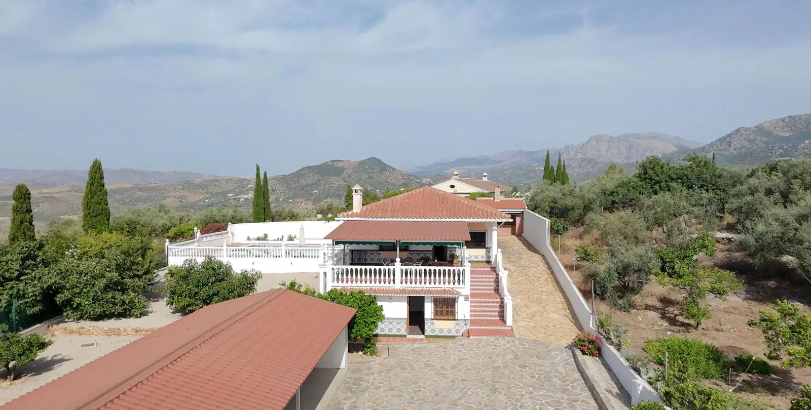 Sale of detached villa in Periana 3