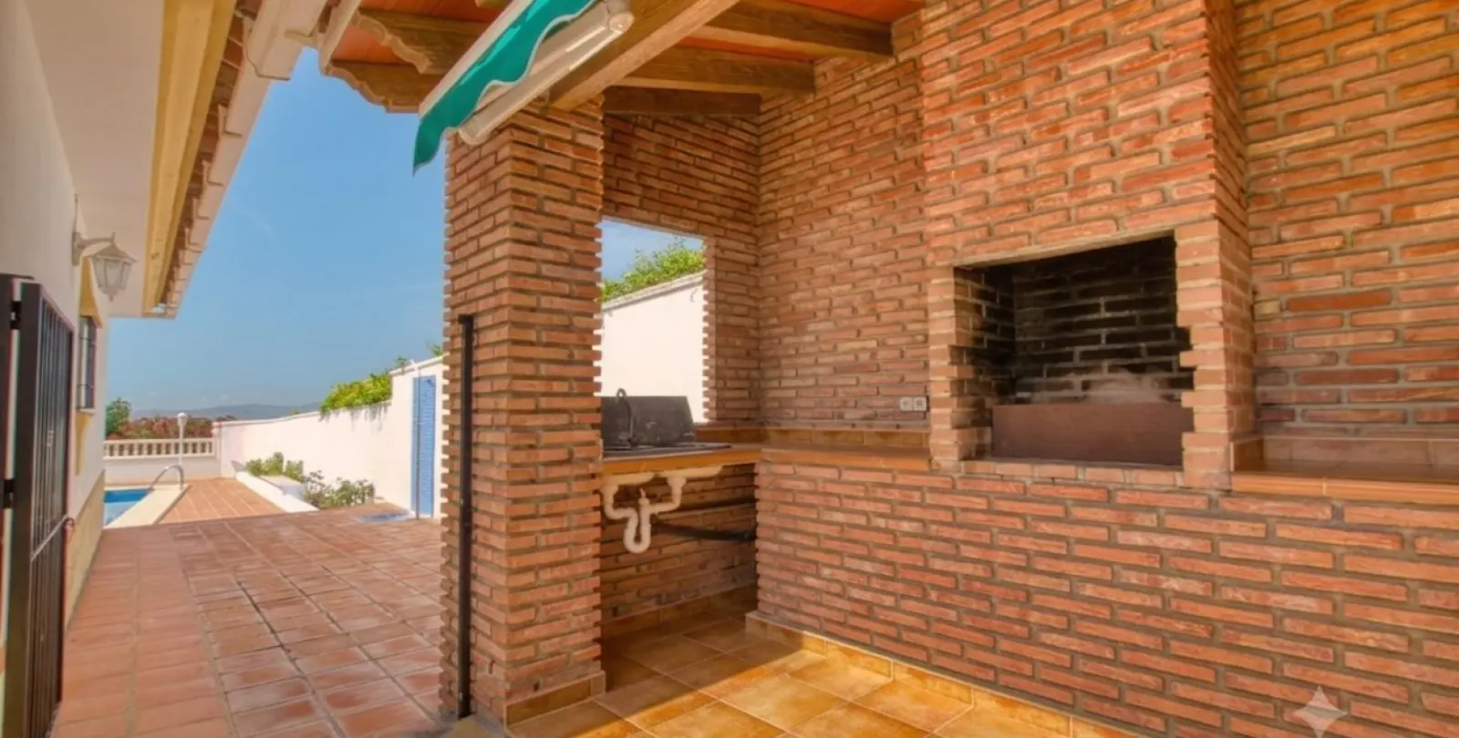 Sale of detached villa in Periana 7