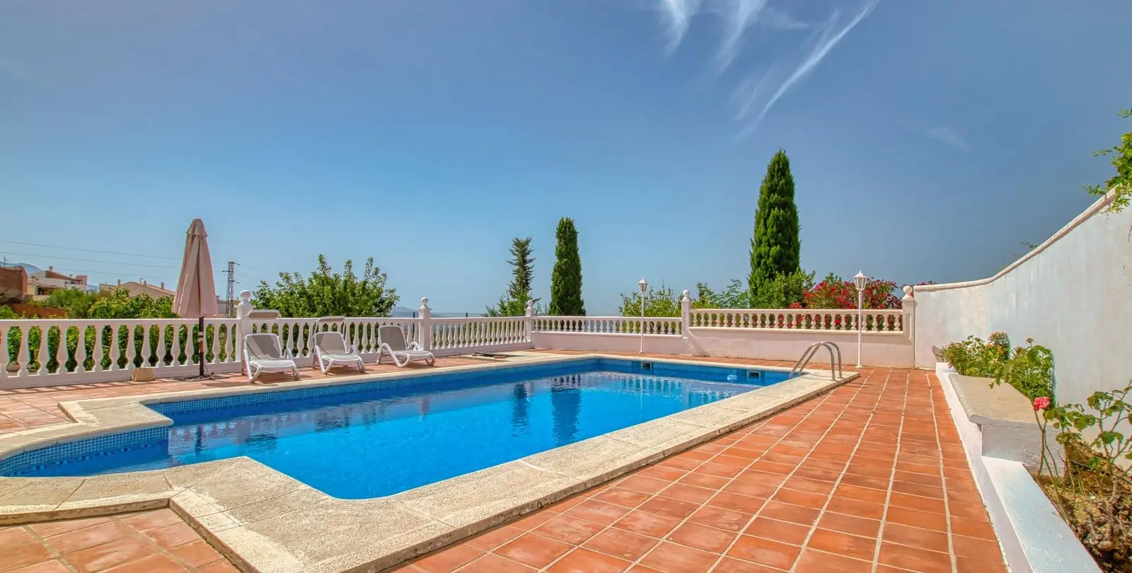 Sale of detached villa in Periana 9