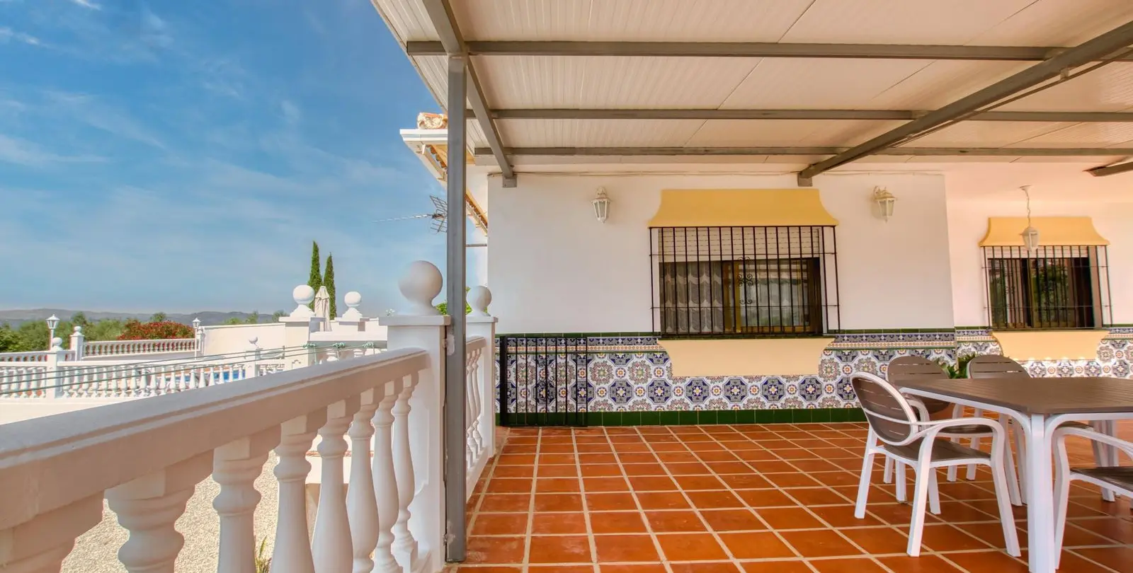 Sale of detached villa in Periana 13