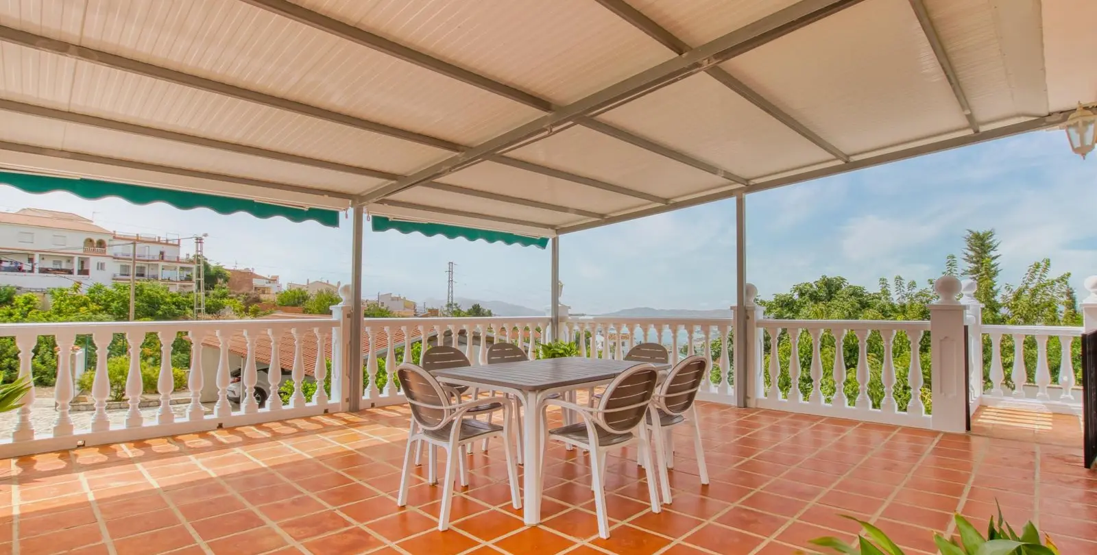 Sale of detached villa in Periana 15
