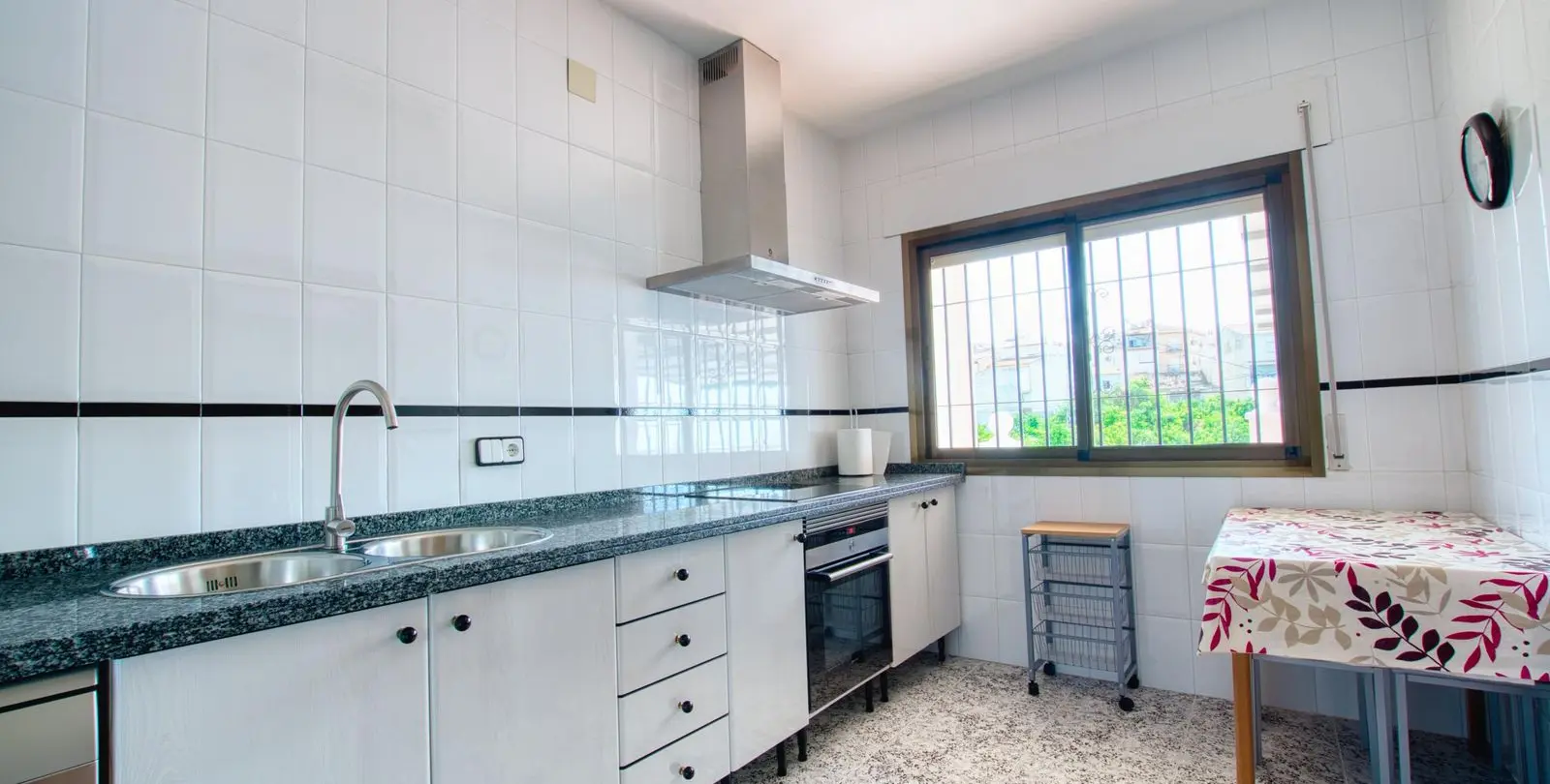 Sale of detached villa in Periana 19