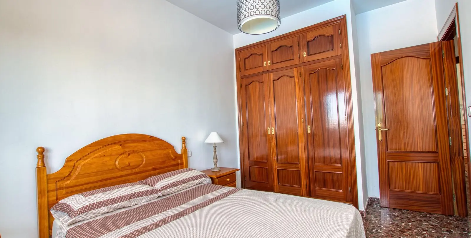 Sale of detached villa in Periana 27