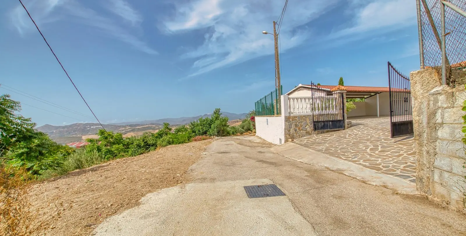 Sale of detached villa in Periana 36