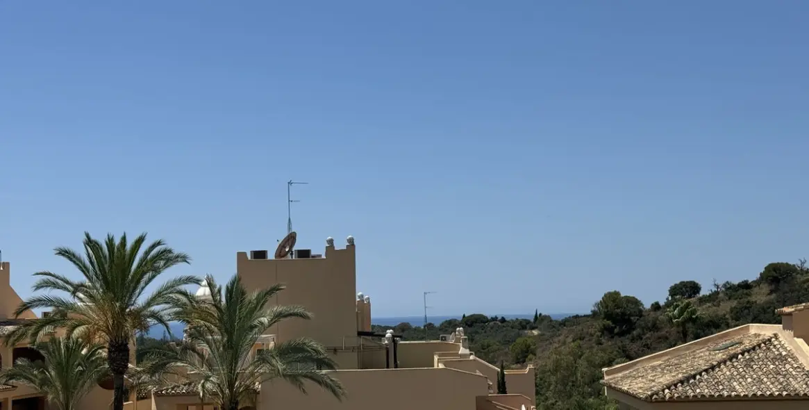 Краткосрочная аренда апартаментов на среднем этаже в Elviria 3