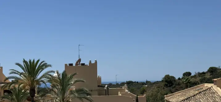 Краткосрочная аренда апартаментов на среднем этаже в Elviria 2