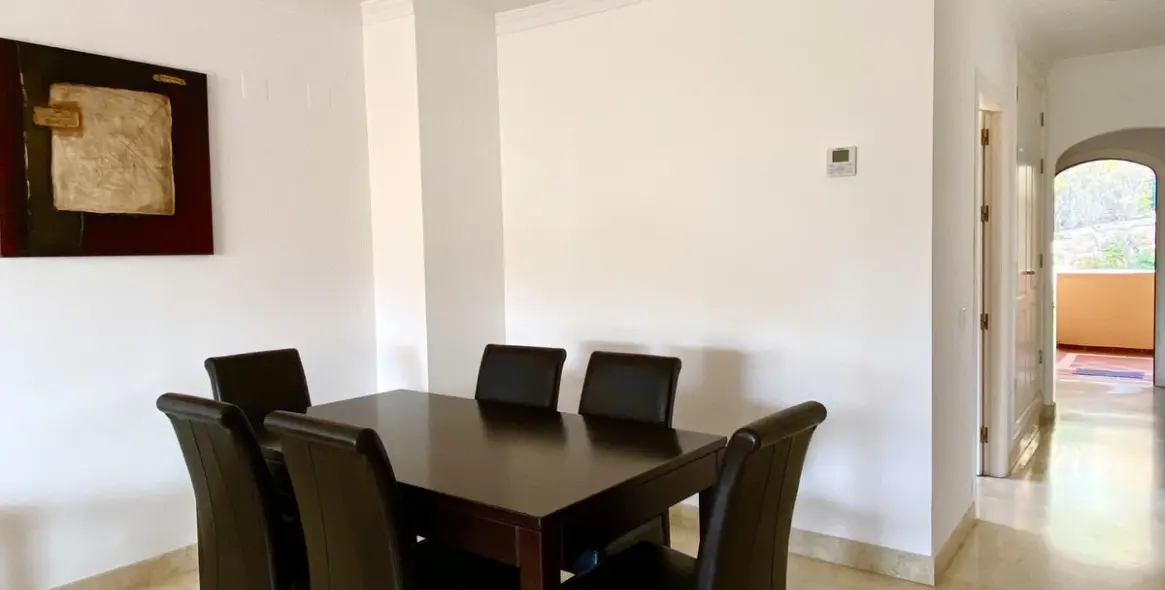 Краткосрочная аренда апартаментов на среднем этаже в Elviria 8